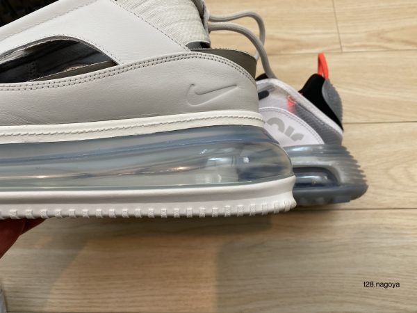 airmax2090とairmax720ソール並べる