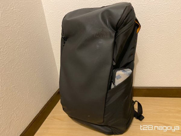 リュックにポーチを入れる
