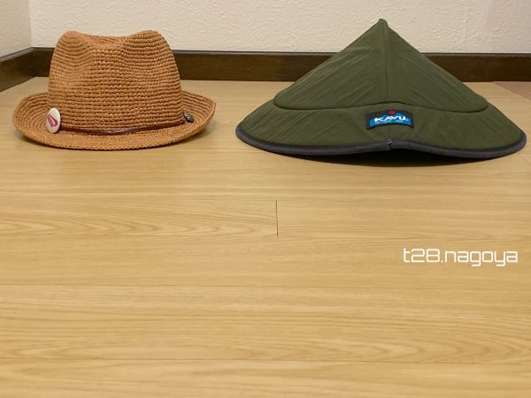 帽子を２個並べる