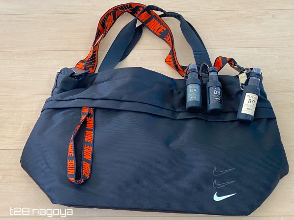 鞄にボトルを３個