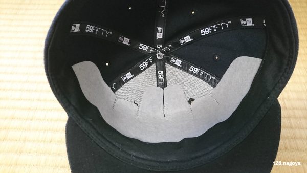 キャップに汗止めパッドを入れる