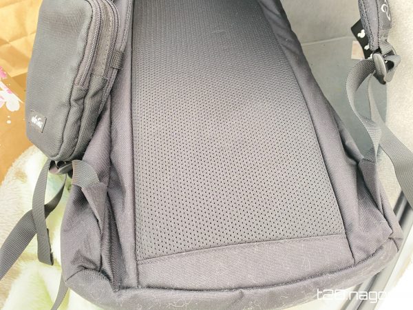 背板のメッシュ状態