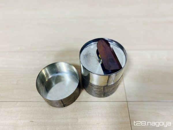 開化堂の缶