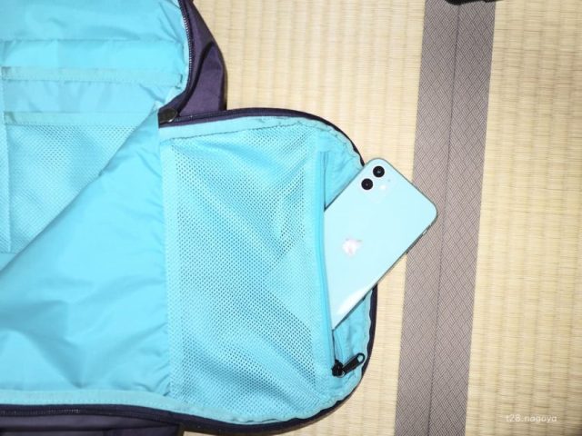メッシュポケットにiphone