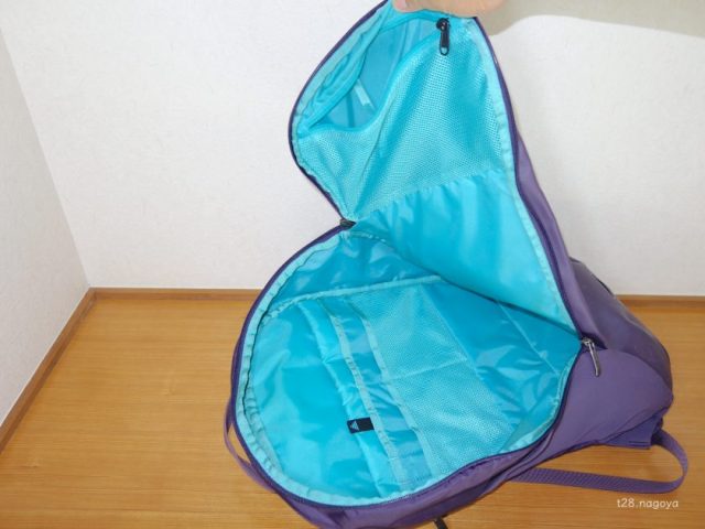 メインポケット