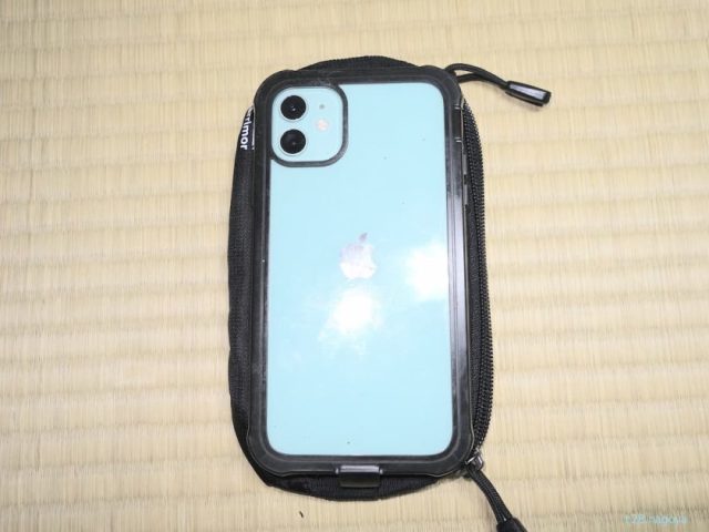 ポーチとiPhone