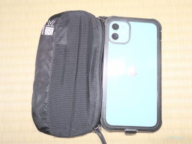 ポーチとiphone11