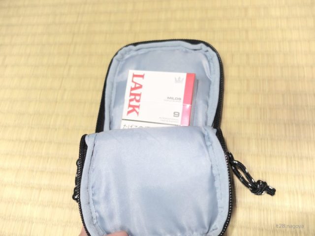 ポーチにタバコ